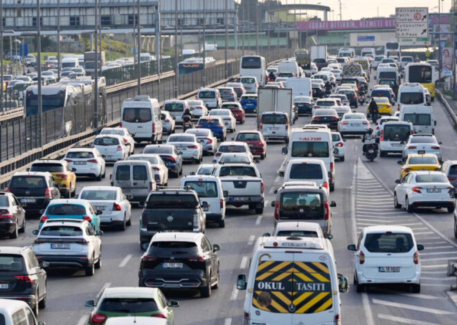 Ara tatilin ardından İstanbul’da trafik yoğunluğu yaşandı